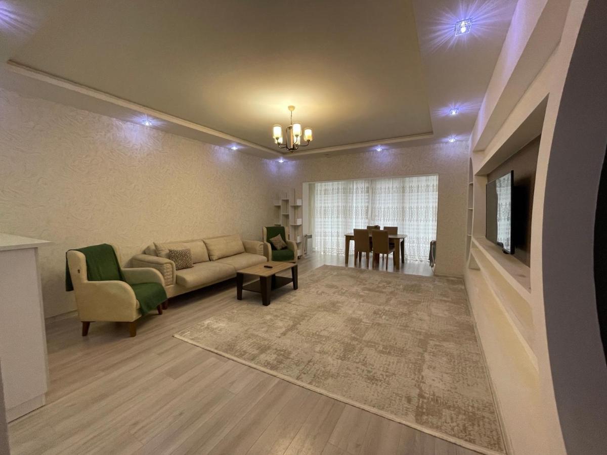 Appartamento Park Azure Luxury Baky Esterno foto